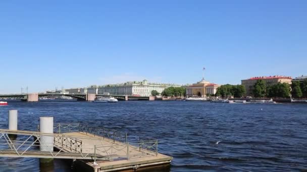 サンクトペテルブルク ロシア 2019年6月12日 冬の宮殿の眺め エルミタージュ美術館 — ストック動画