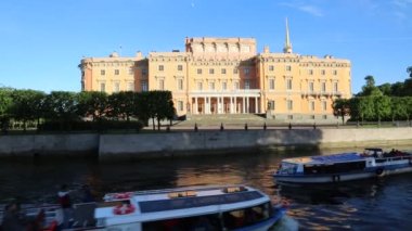 Saint Petersburg, Rusya - 11 Haziran 2019: Gündüz vakti Mikhailovsky Kalesi 