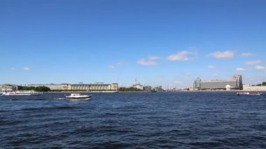 Saint Petersburg, Rusya - 16 Haziran 2019: Neva Nehri ve Aurora Kruvazörü Müzesi
