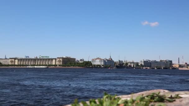 Szentpétervár Oroszország 2019 Június Kilátás Neva Folyóra Cruiser Aurora Múzeumra — Stock videók