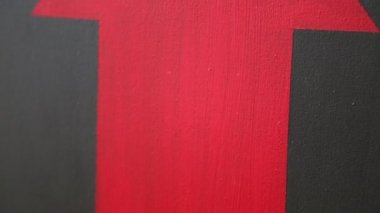 Soyut bir Çağdaş Sanat resim olarak kırmızı ve siyah akrilik dokulu arka plan. Seçili odak. Bulanıklık bokeh.