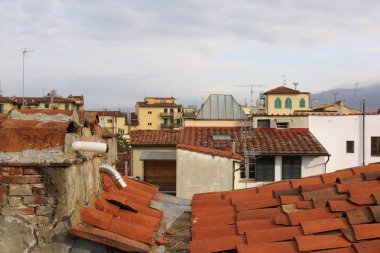 Floransa, İtalya - 24 Nisan, 2019: Floransa, İtalya'da güzel çatı kiremitleri