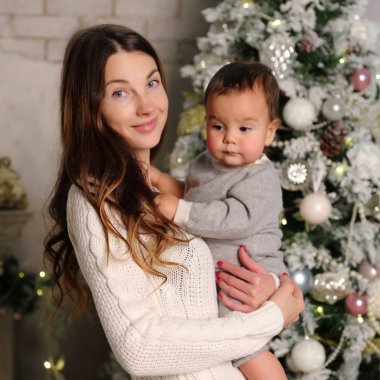 Anne ve bebek Noel tatil