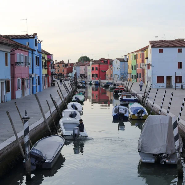 Burano Veneto Italien April 2019 Färgglada Burano Island Vid Solnedgången — Stockfoto