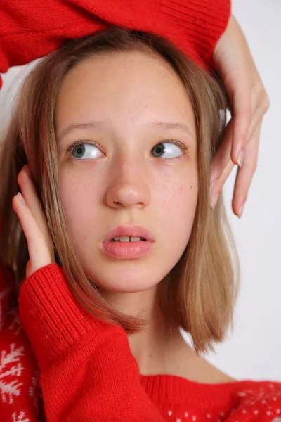 Retrato Estúdio Menina Adolescente Europeia Tema Natal — Fotografia de Stock