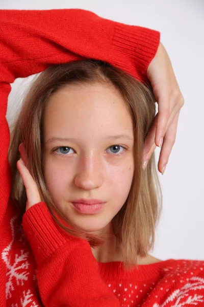 Studioporträt Eines Europäischen Teenie Mädchens Zum Thema Weihnachten — Stockfoto
