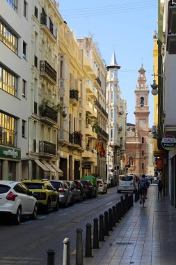 Valencia, İspanya 'daki güzel eski binalar. İlginç mimari detaylar. Siesta. Kimse yok..