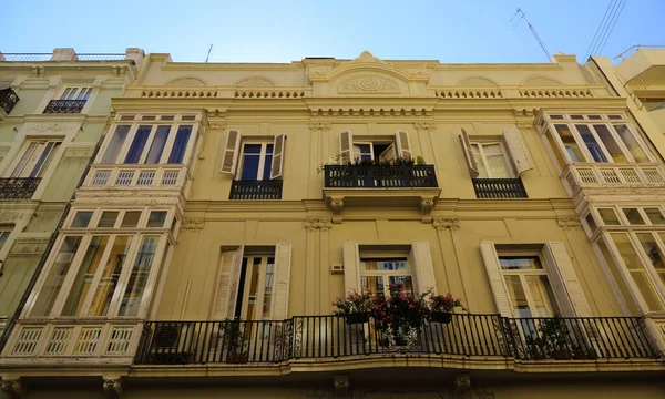 Vackra Gamla Byggnader Valencia Spanien Intressanta Arkitekturdetaljer Siesta Inga Människor — Stockfoto