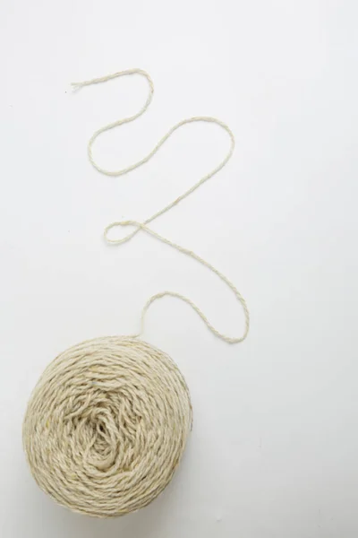 Imagem Estúdio Novelo 100 Cor Marfim Fios Para Tricotar — Fotografia de Stock