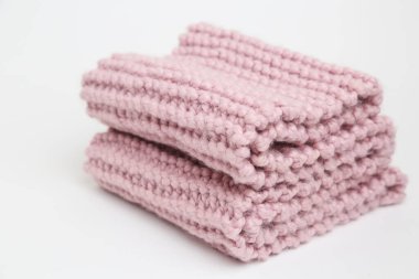 Pembe el yapımı örgü eşarbı..