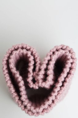 Pembe el yapımı örgü eşarbı..