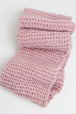 Pembe el yapımı örgü eşarbı..