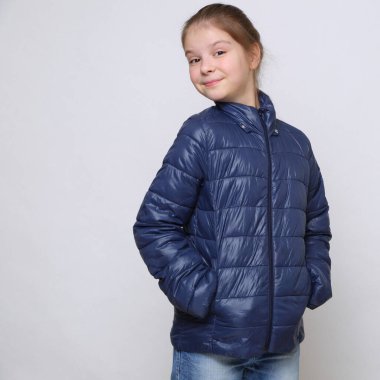 Beautirul studio Avrupa beyaz genç kız portresi