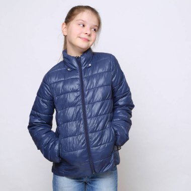 Beautirul studio Avrupa beyaz genç kız portresi