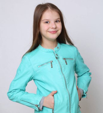 Beautirul studio Avrupa beyaz genç kız portresi