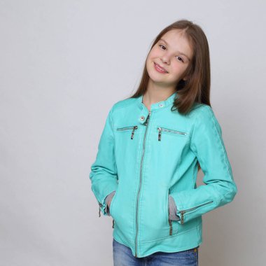 Beautirul studio Avrupa beyaz genç kız portresi