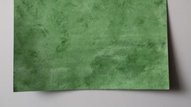 Çağdaş Sanat. Kağıt üzerinde yeşil renkli soyut sanat resmi.
