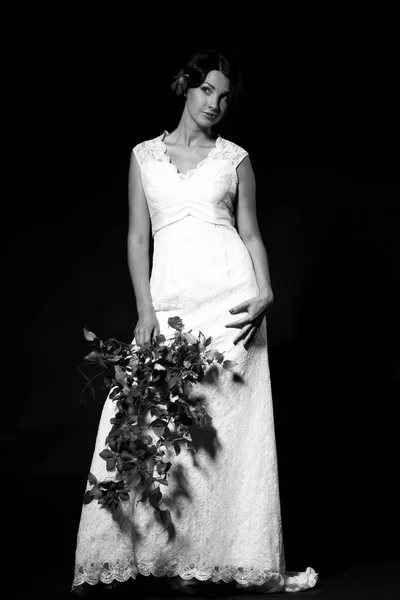 Photo Noir Blanc Une Charmante Fille Dans Une Robe Mariée — Photo