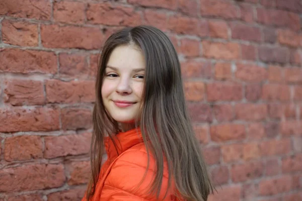 Lovely Girl Posing Red Brick Wall Autumn Time — Stock Photo, Image