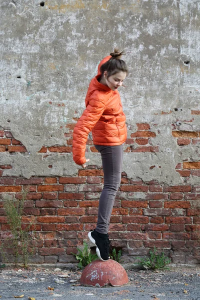 Funny Active Teen Gitl Red Brick Wall Outdoor Selected Focus — Stock Photo, Image