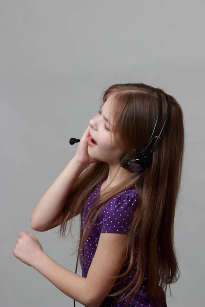 Adorable Caucasian Little Girl Headphone Microphone — Stock Photo, Image
