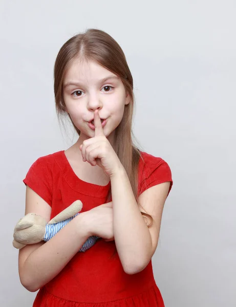 Adorable Kid Holding Lovely Teddy Bear Toy — Stock Photo, Image