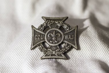 Poznan, Polonya - 21 Ekim 2019. Polonya keşif haçı, 1912 yılında tasarlandı ve o zamandan beri Polonya İzci Birliği (Zwiazek Harcerstwa Polskiego, Zhp).