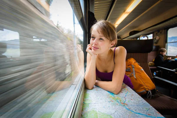 Mujer Joven Viajando Tren —  Fotos de Stock