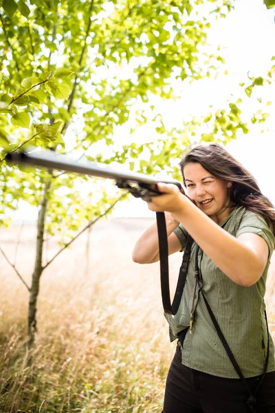 Temporada Caza Otoño Caza Deportes Aire Libre Mujer Cazadora Bosque —  Fotos de Stock