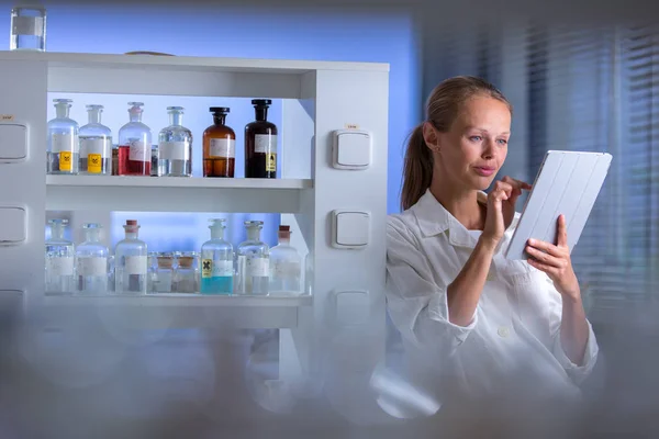 Portrait Female Researcher Doing Research Lab Shallow Dof Color Toned — Stock Photo, Image