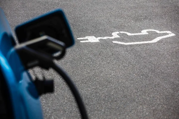 Voeding Voor Elektrische Auto Opladen Oplaadstation Voor Elektrische Auto Sluiten — Stockfoto