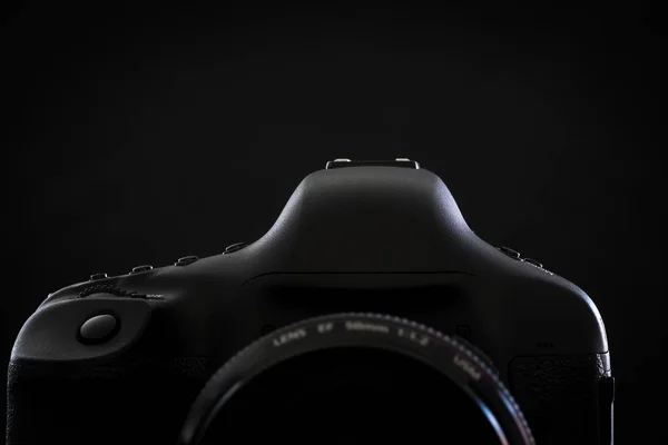 Profesyonel Modern Dslr Kamera Düşük Anahtar Stok Fotoğraf Resim Modern — Stok fotoğraf