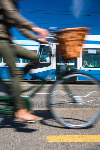 Stad Vervoer Concept Woon Werkverkeer Methoden Fiets Auto Bus Keuze — Stockfoto