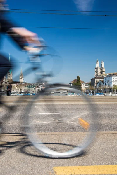 Zürich Stadsgezicht Met Beweging Wazig Stadsverkeer — Stockfoto