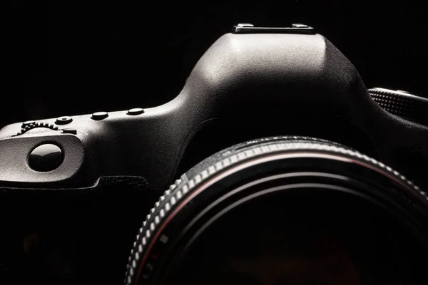 Dslr 카메라 이미지 조리개 렌즈와 현대적인 Dslr 카메라 — 스톡 사진