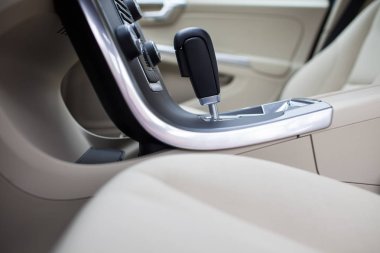 modern araba iç dekorasyonu