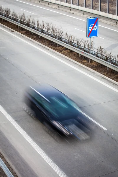 Highway Provozu Rozmazaný Pohyb Aut Dálnici Barva Tónovaný Obrázek — Stock fotografie