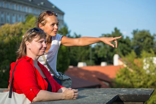 Mother Daughter Traveling Two Female Tourists Studying Map Discovering New — Stock Photo, Image