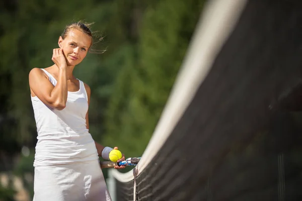 Porträtt Ganska Unga Tennisspelare Med Copyspace Grunt Dof Tonas Färgbild — Stockfoto