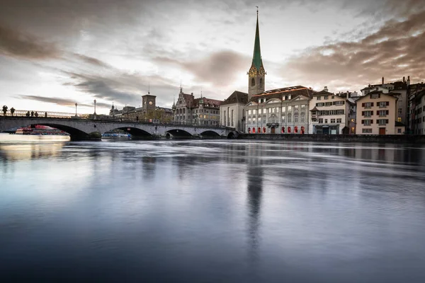 Zurique Suíça Vista Cidade Velha Com Rio Limmat — Fotografia de Stock