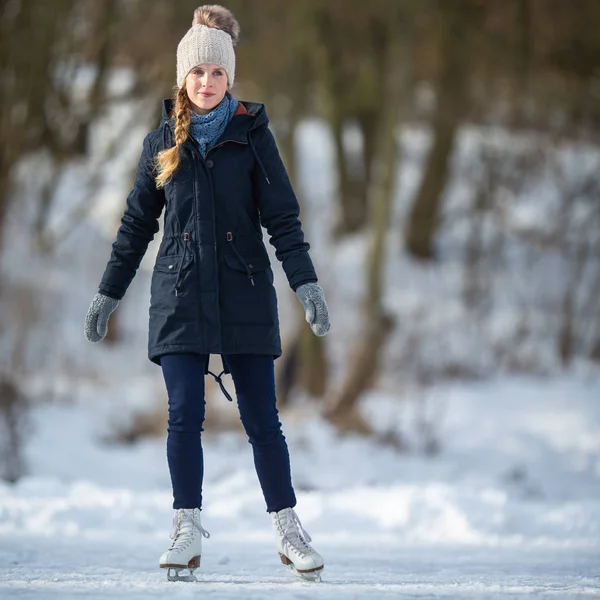 Young Woman Ice Skating Outdoors Pond Freezing Winter Day Motion — Stock Photo, Image