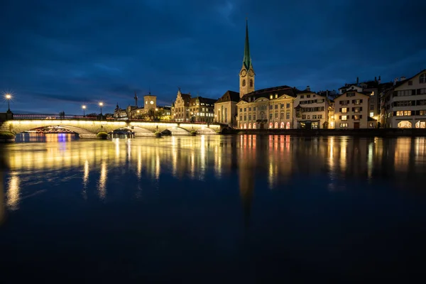 Curych Švýcarsko Pohled Staré Město Řekou Limmat — Stock fotografie