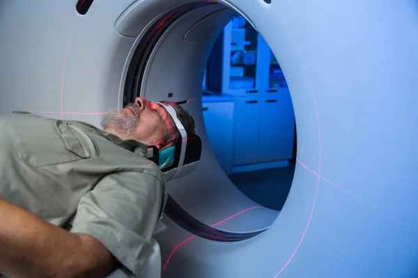 Healthcare Concept Senior Male Patient Undergoing Mri Examination Modern Hospital — Stock Photo, Image