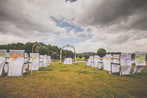 Mesas Sillas Encantador Lugar Bodas Aire Libre —  Fotos de Stock