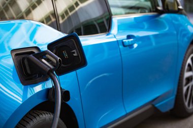 Elektrikli araba şarjı için güç kaynağı