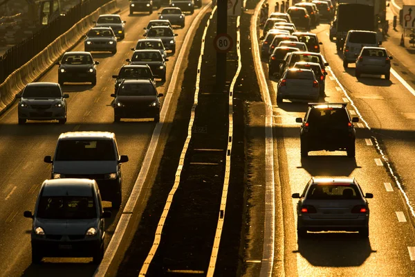 Heavy morning city traffic/congestion concept - cars going very — Stock Photo, Image