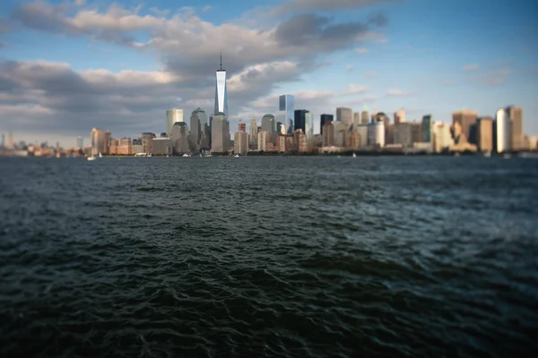 Uma vista de Lower Manhattan de Liberty State Park — Fotografia de Stock