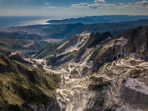 Montanhas Carrara. pedreira — Fotografia de Stock