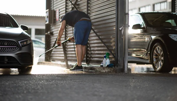 洗车时的车 — 图库照片