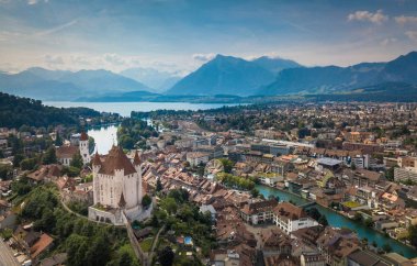 Thun, İsviçre'nin havadan görünümü